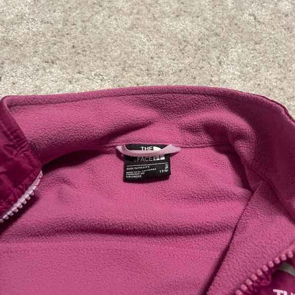 Girls North Face Jacket - Picture 2 of 3